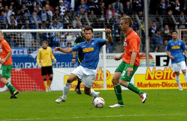 Roman Prokoph (Mitte) spielte für den VfL Bochum einst in der Bundesliga.