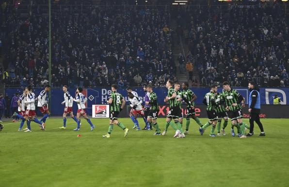 Beim Nordduell zwischen dem HSV und Hannover 96 kam es beinahe zum Spielabbruch. 
