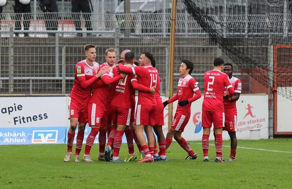Rot Weiss Ahlen feierte im Nachholspiel gegen den FC Schalke 04 II den fünften Saisonsieg.