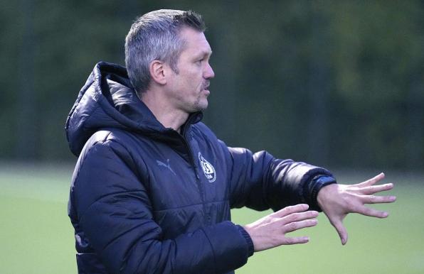 SG Essen-Schönebeck-Trainer Olaf Rehmann kämpft mit seinem Team um den Klassenerhalt in der Landesliga Niederrhein.