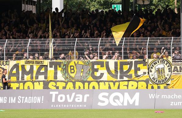 BVB-Fans unterstützen die U23-Mannschaft in der 3. Liga. 