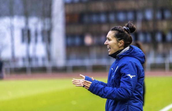 VfL Bochum-Trainerin Kyra Malinowski träumt mit ihrer Mannschaft vom Aufstieg in die 2. Frauen-Bundesliga. 