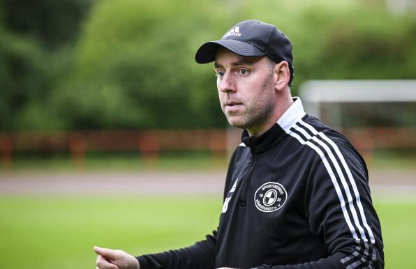 SF Königshardt-Trainer Norman Seitz steht mit seinem Team im Bezirksliga-Mittelfeld 