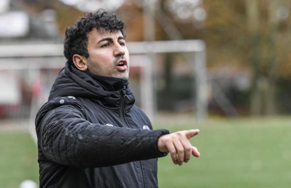 SV Schermbeck 2020-Trainer Sleiman Salha hat mit seinem Team eine realistische Chance auf den Aufstieg in die Regionalliga-West