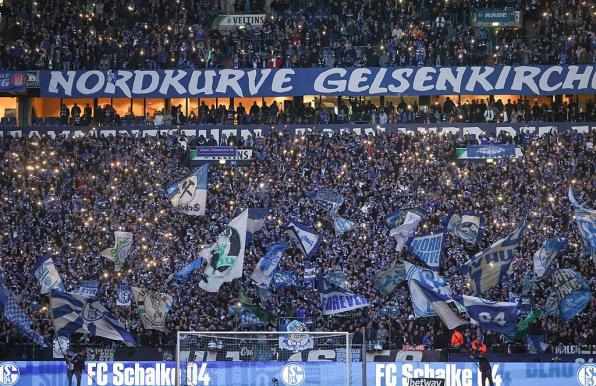 Schalke kann sich auf die Unterstützung seiner Fans verlassen - in Gelsenkirchen und in der Fremde.