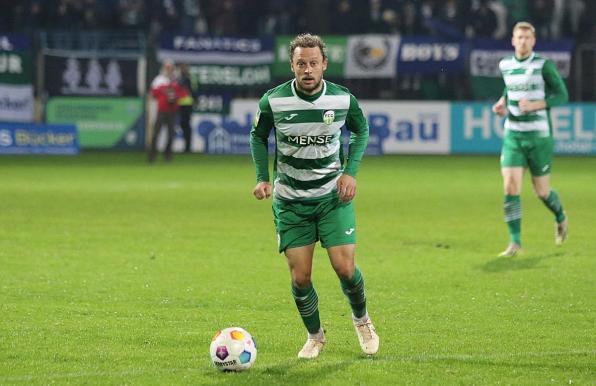 Julian Schauerte bleibt beim Regionalligisten FC Gütersloh. 