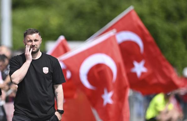 Auf Sebastian Tyrala und Türkspor Dortmund warten intensive Wochen