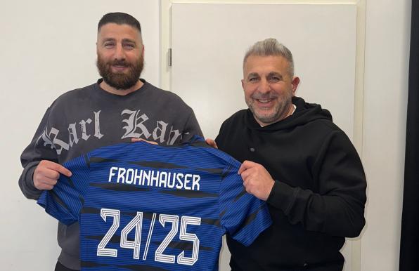 Der VfB Frohnhausen stellt sich neu auf: Trainer Issam Said (rechts) heißt seinen Bruder Chamdin Said im Trainerteam willkommen. 