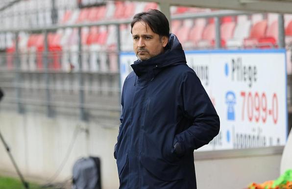 RW Ahlens Sportlicher Leiter Orhan Oezkara glaubt an einen Sieg gegen Fortuna Köln. 
