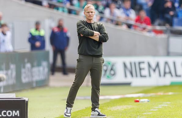 Karel Geraerts, Trainer des FC Schalke 04, will gegen Nürnberg unbedingt einen Heimsieg einfahren.