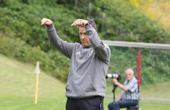 Peter Radojewski, hier als Trainer des SC Velbert im Jahr 2021, wird neuer Coach der SSVg Velbert. 