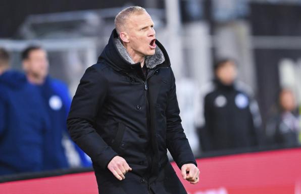Schalke-Trainer Geraerts war mit dem Auftritt seiner Mannschaft in Elversberg zufrieden. 