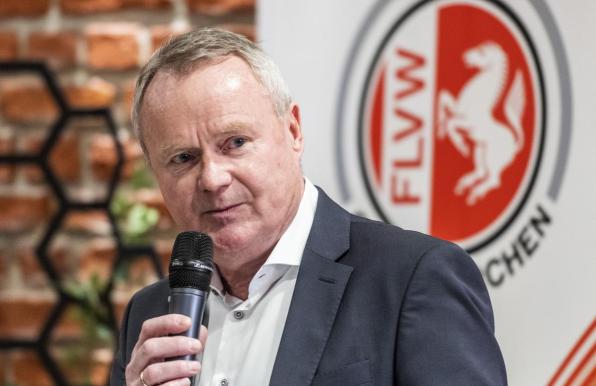 Manfred Schnieders, Präsident des Fußballverbandes Westfalen, stößt auf Kritik seitens der Vereine. 
