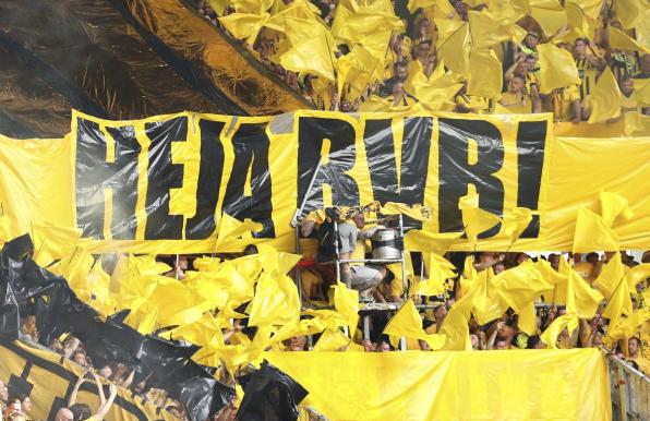 Fans von Borussia Dortmund, hier beim Spiel in Augsburg (Symbolbild).