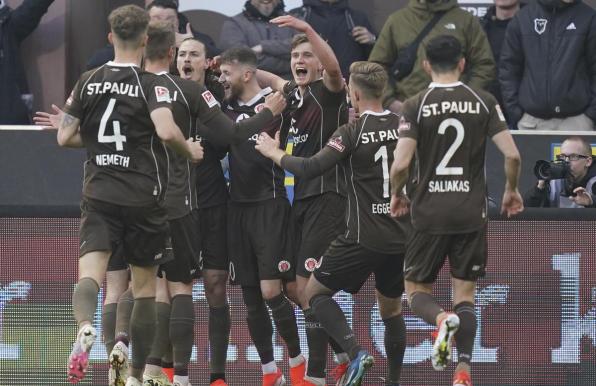 St. Pauli steht nach dem Sieg gegen Hansa Rostock vor dem Aufstieg in die 1. Bundesliga