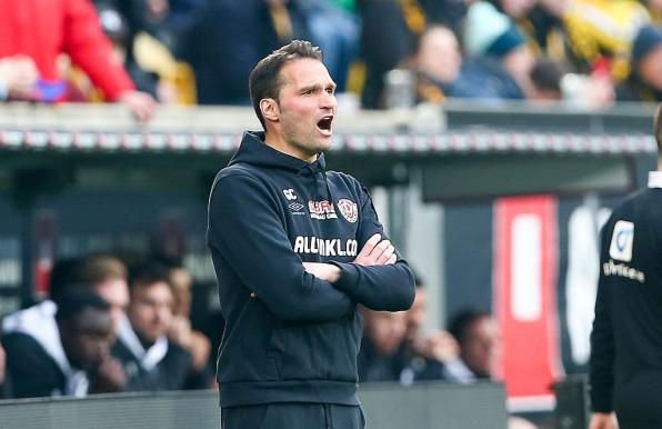 Beim FC Ingolstadt war für Guerino Capretti zuletzt nach zehn, bei Dynamo Dresden nach zwölf Spielen Schluss. In Lübeck will er wieder nachhaltiger arbeiten.