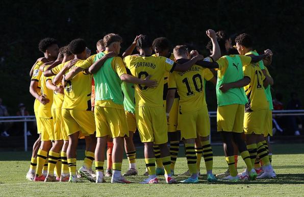 Die U19 von Borussia Dortmund ist am Donnerstag im Halbfinale im Einsatz.