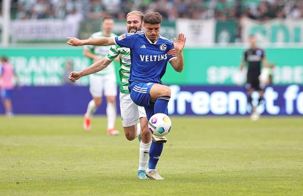 Blendi Idrizi bei seinem letzten Einsatz für Schalke 04.