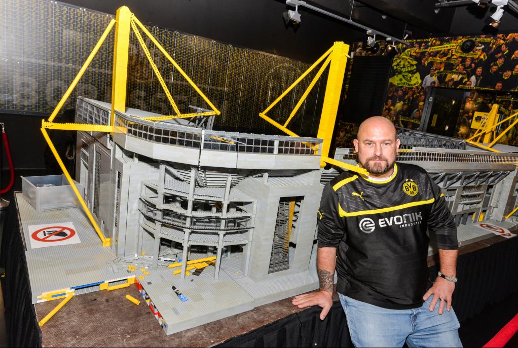BVB: Borussen-Fan baut Stadion mit Lego nach |